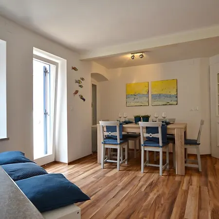 Lighthouse Montalbano Apartman *