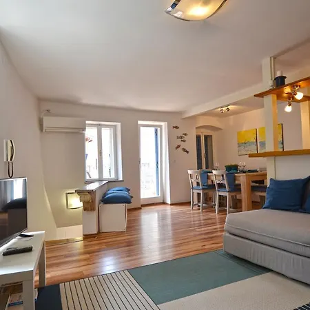 Apartment Lighthouse Montalbano