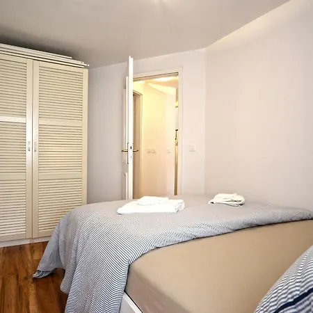 Lighthouse Montalbano Apartmán